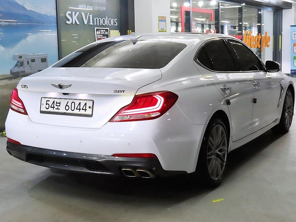 Genesis G70 - Vista 4