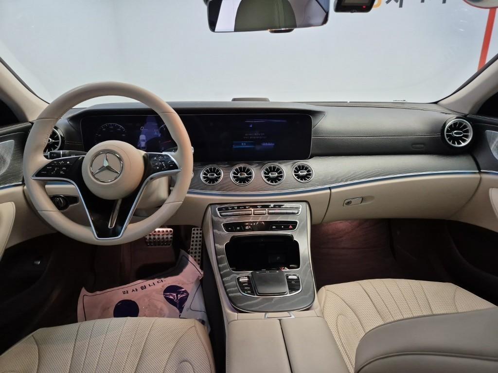 Mercedes Benz CLS Class - Vista 7