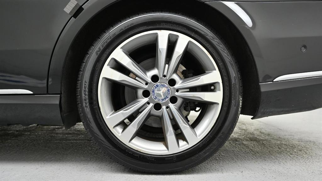 Mercedes Benz E class - Vista 5