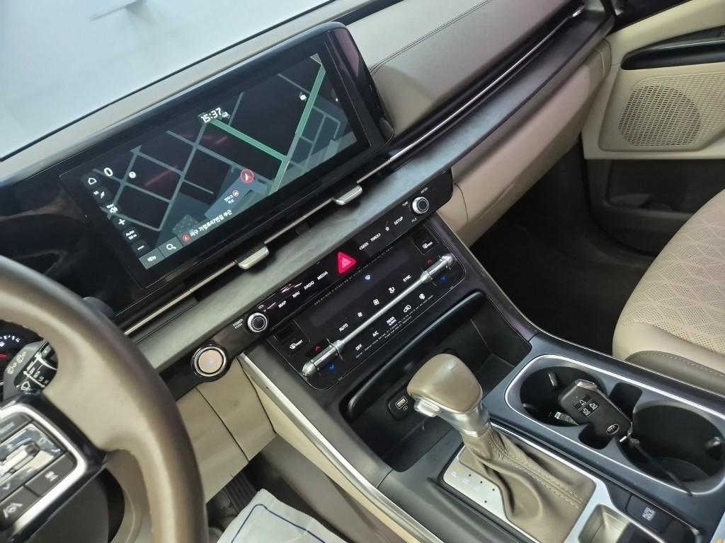 KIA Carnival - Vista 5