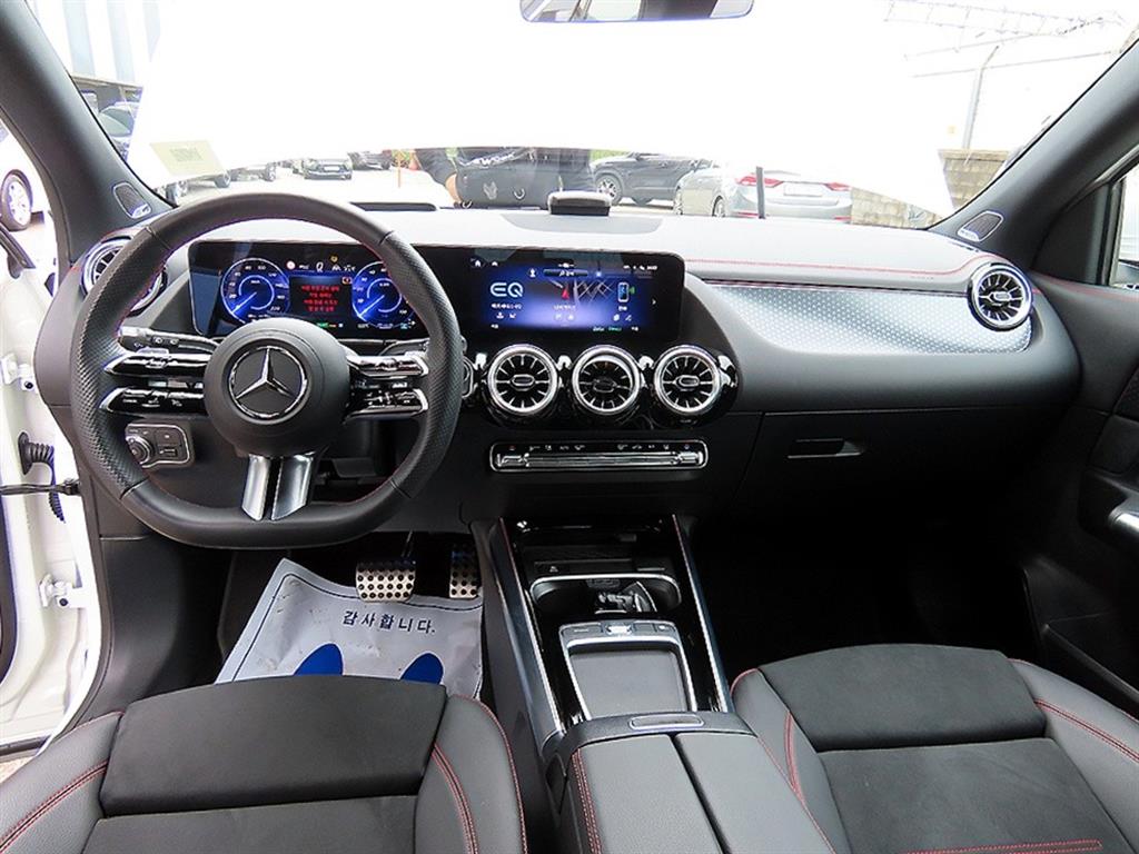 Mercedes Benz EQA - Vista 7