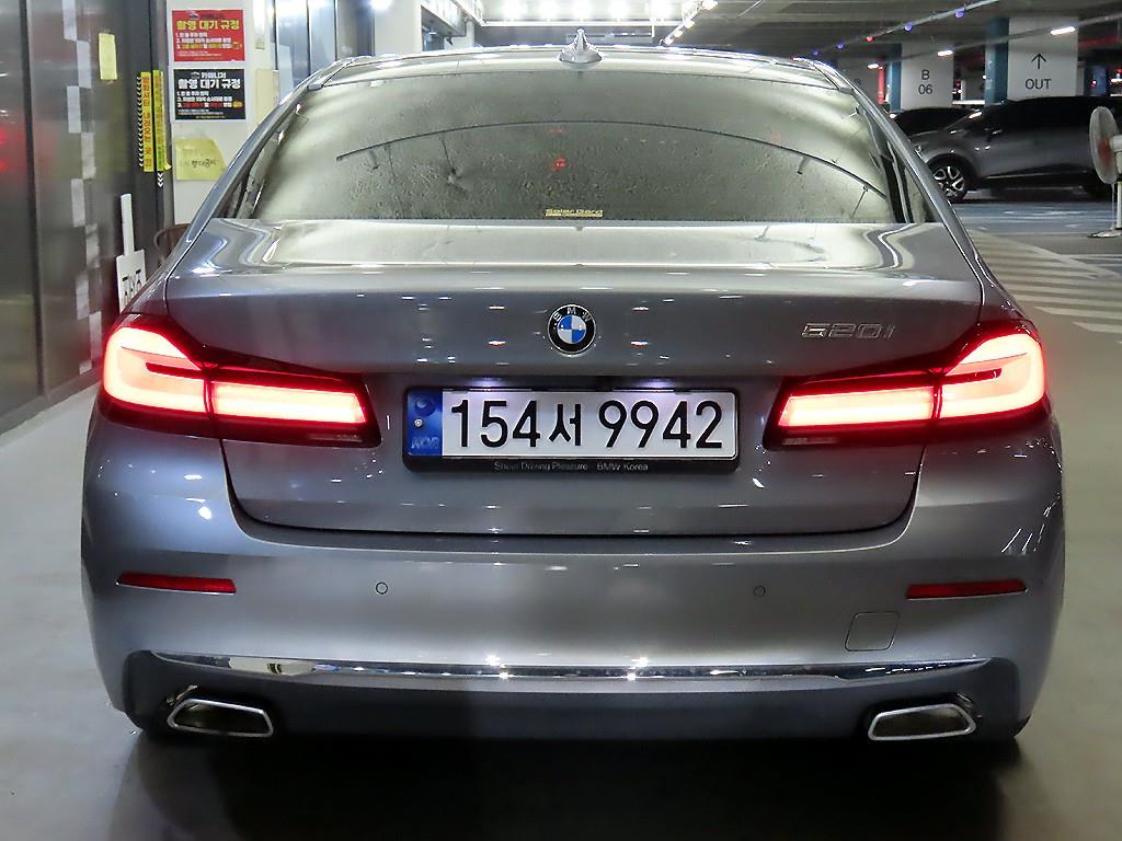 BMW 5 Series - Vista 5