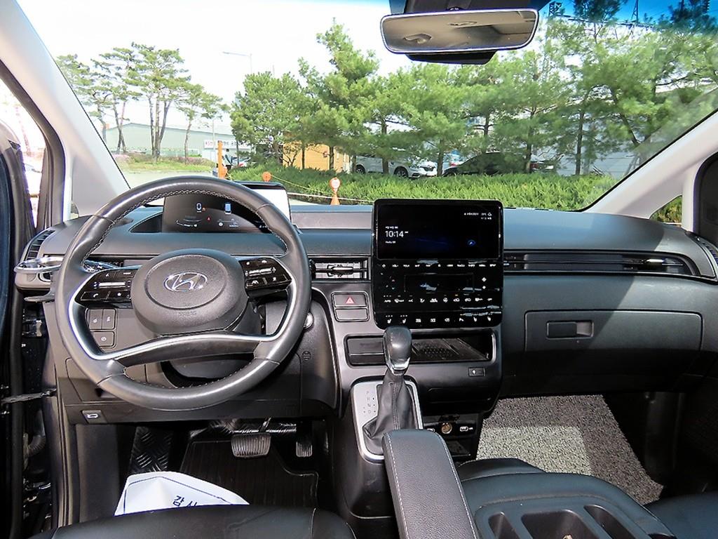 HYUNDAI Staria - Vista 8