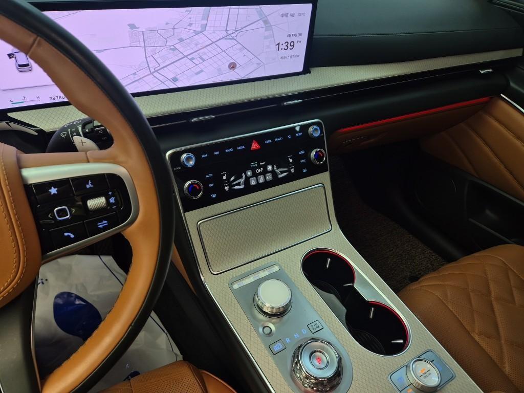 Genesis GV80 - Vista 10