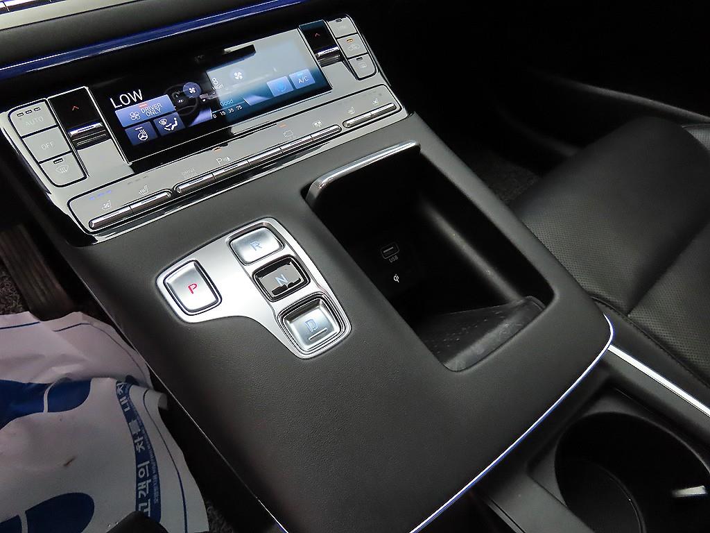 HYUNDAI Grandeur - Vista 10