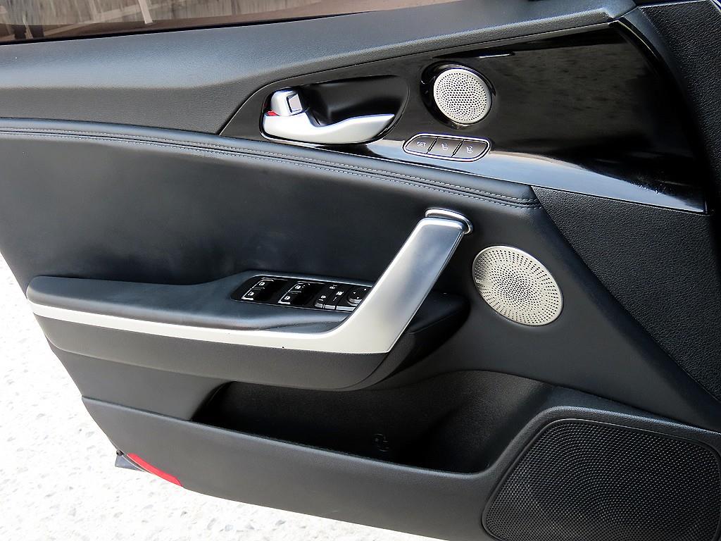 KIA Stinger - Vista 12