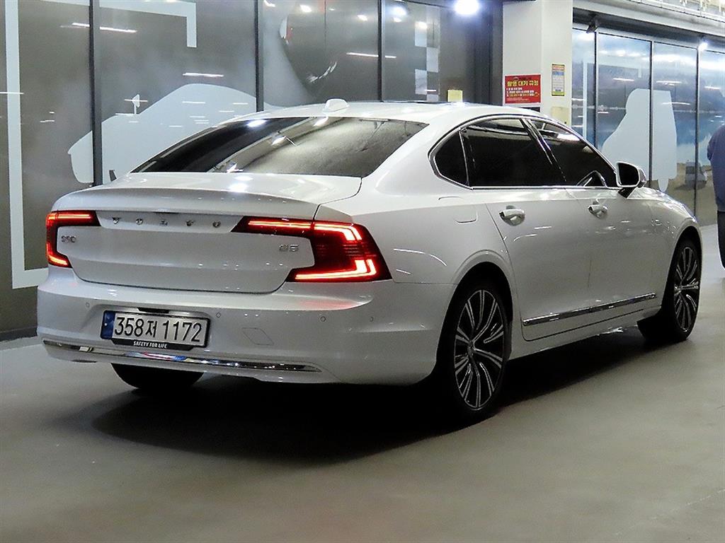 Volvo S90 - Vista 4