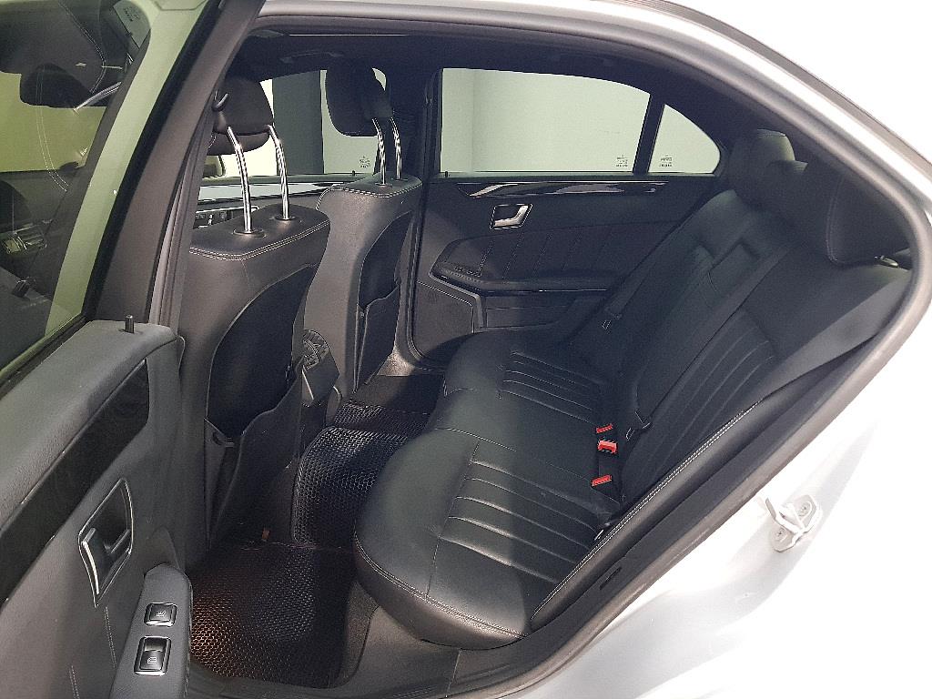 Mercedes Benz E class - Vista 9