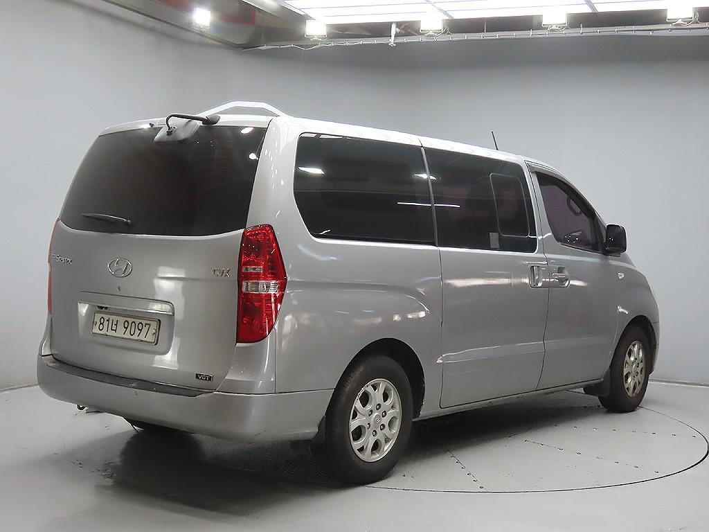 HYUNDAI Starex - Vista 7
