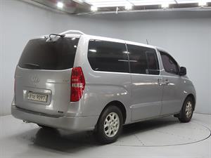 HYUNDAI Starex - Vista 8