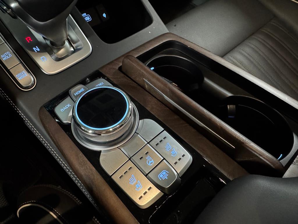 Genesis G90 - Vista 12