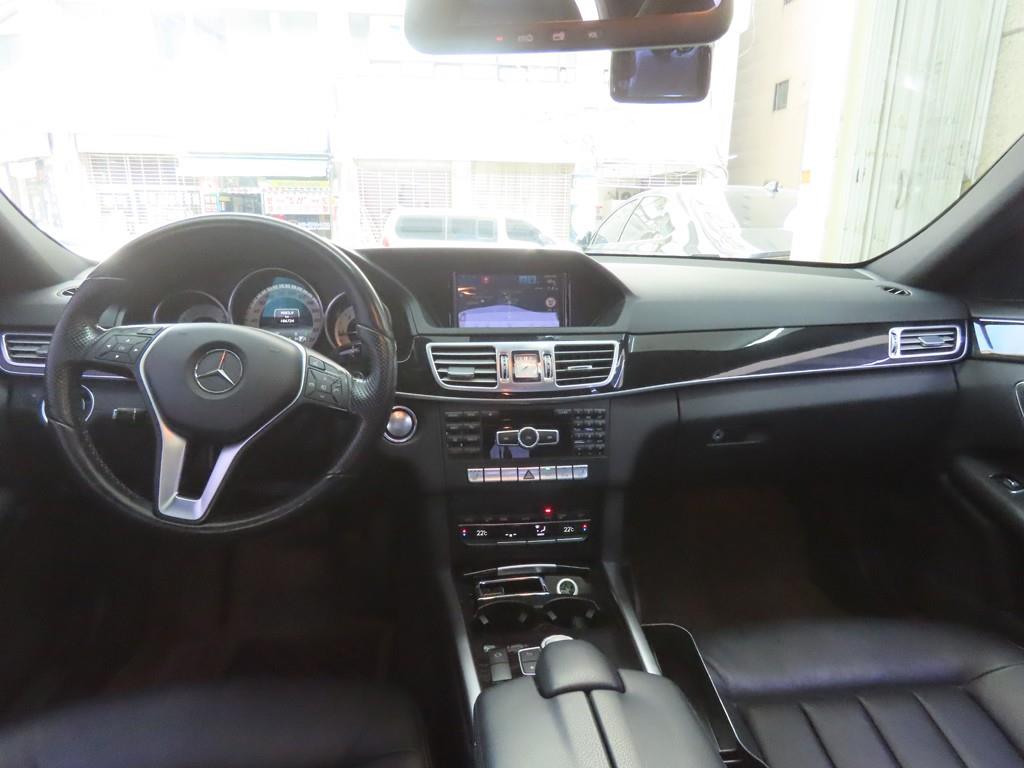 Mercedes Benz E class - Vista 7