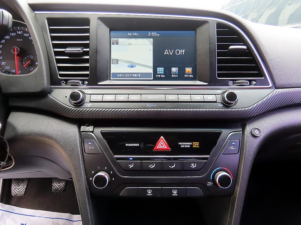 HYUNDAI Avante 2017 Blanco - Importación desde Corea - HF Imports Iquique - Foto 13