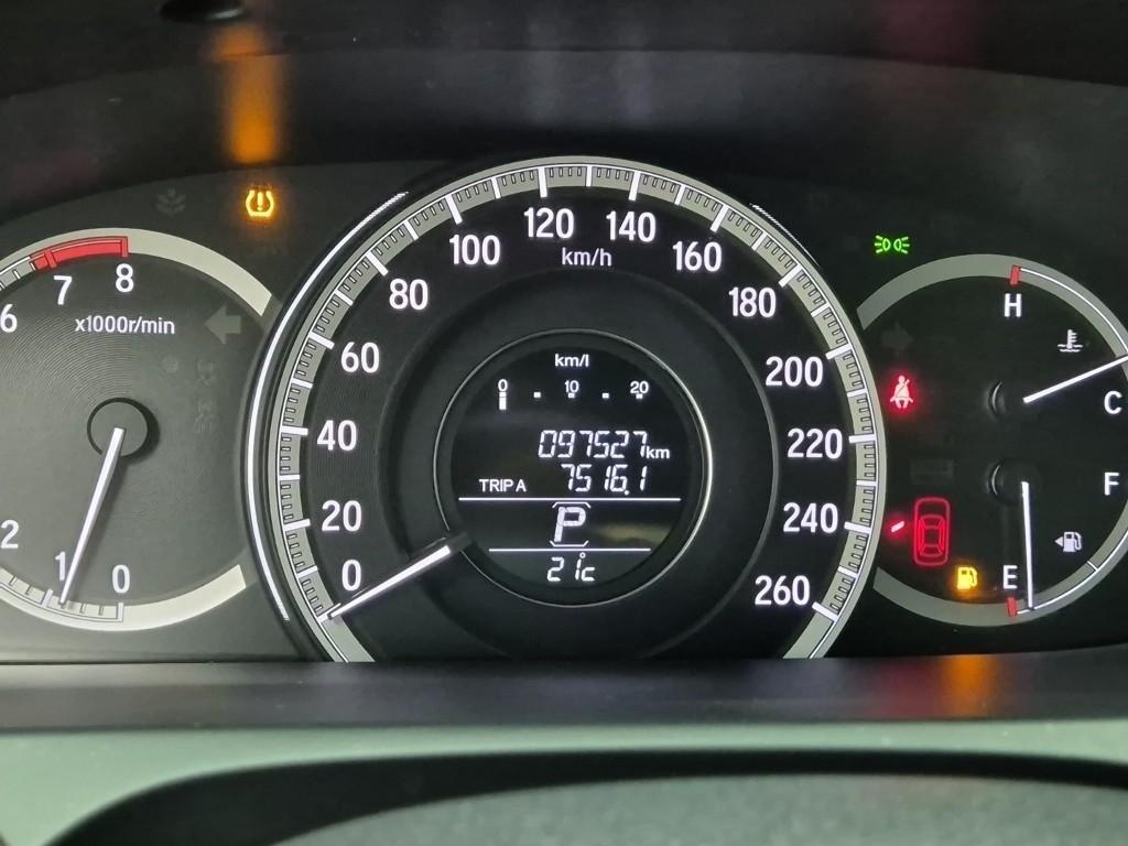 Honda Accord - Vista 6