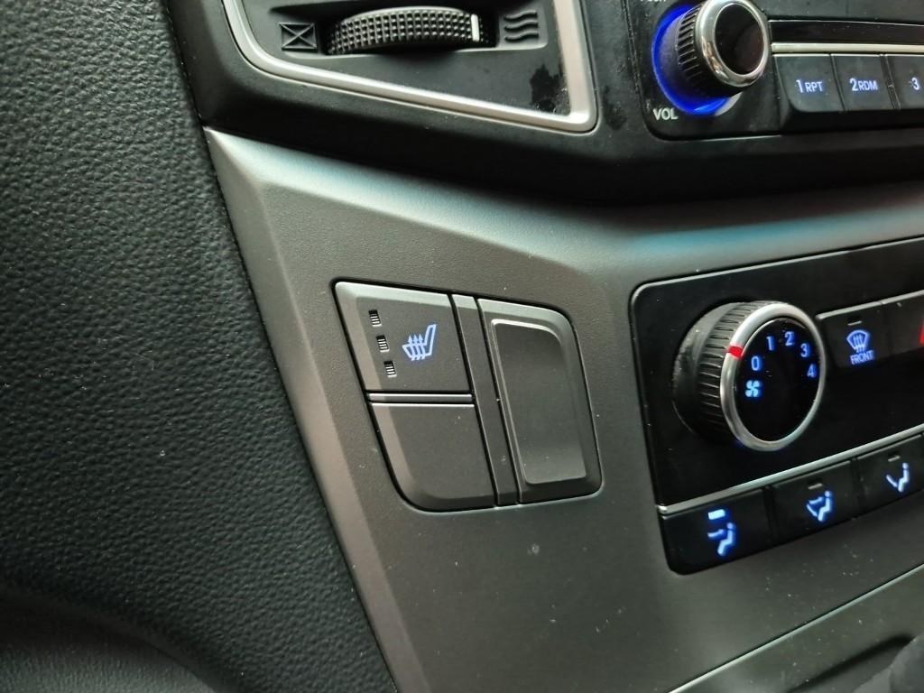 HYUNDAI Starex - Vista 12