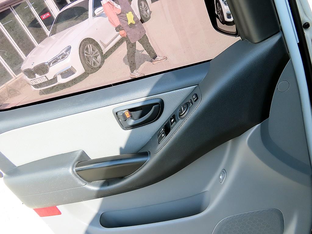 HYUNDAI Starex - Vista 11