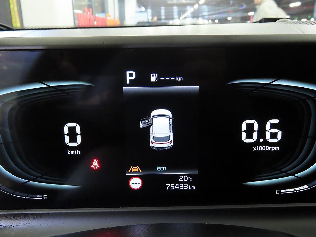 KIA Seltos - Vista 8