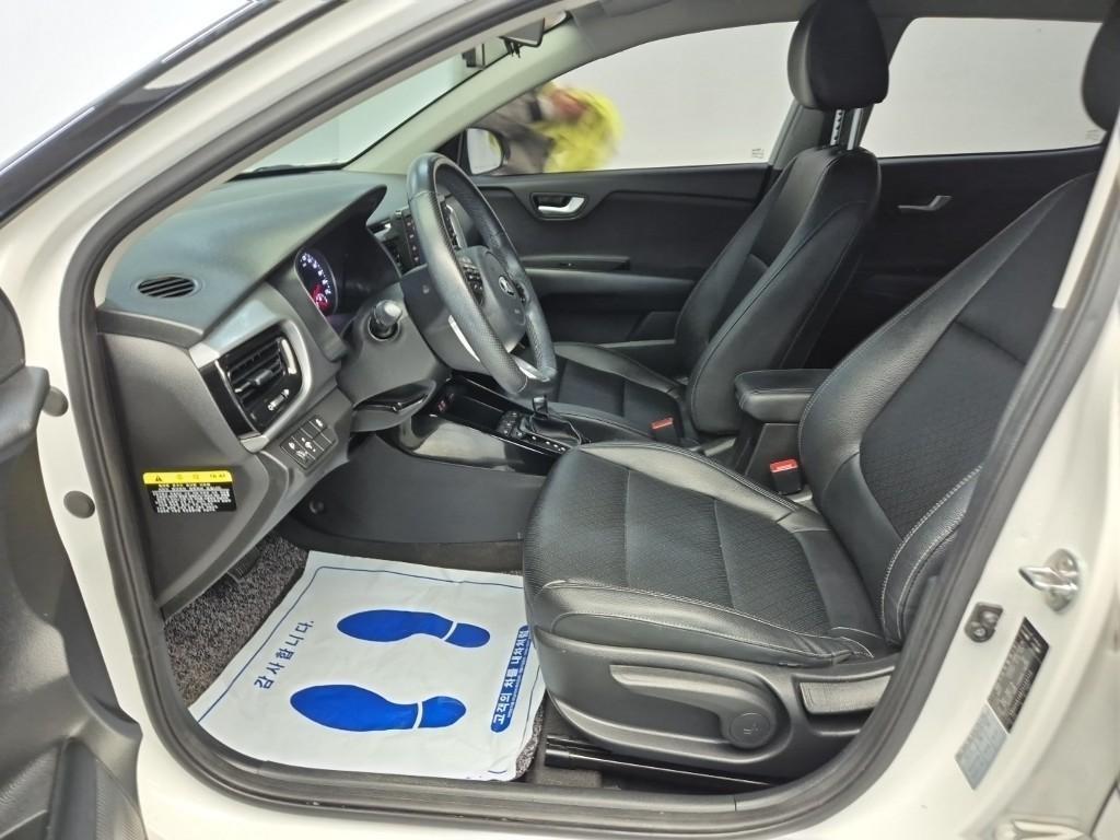 KIA Stonic 2018 Blanco - Importación desde Corea - HF Imports Iquique - Foto 15