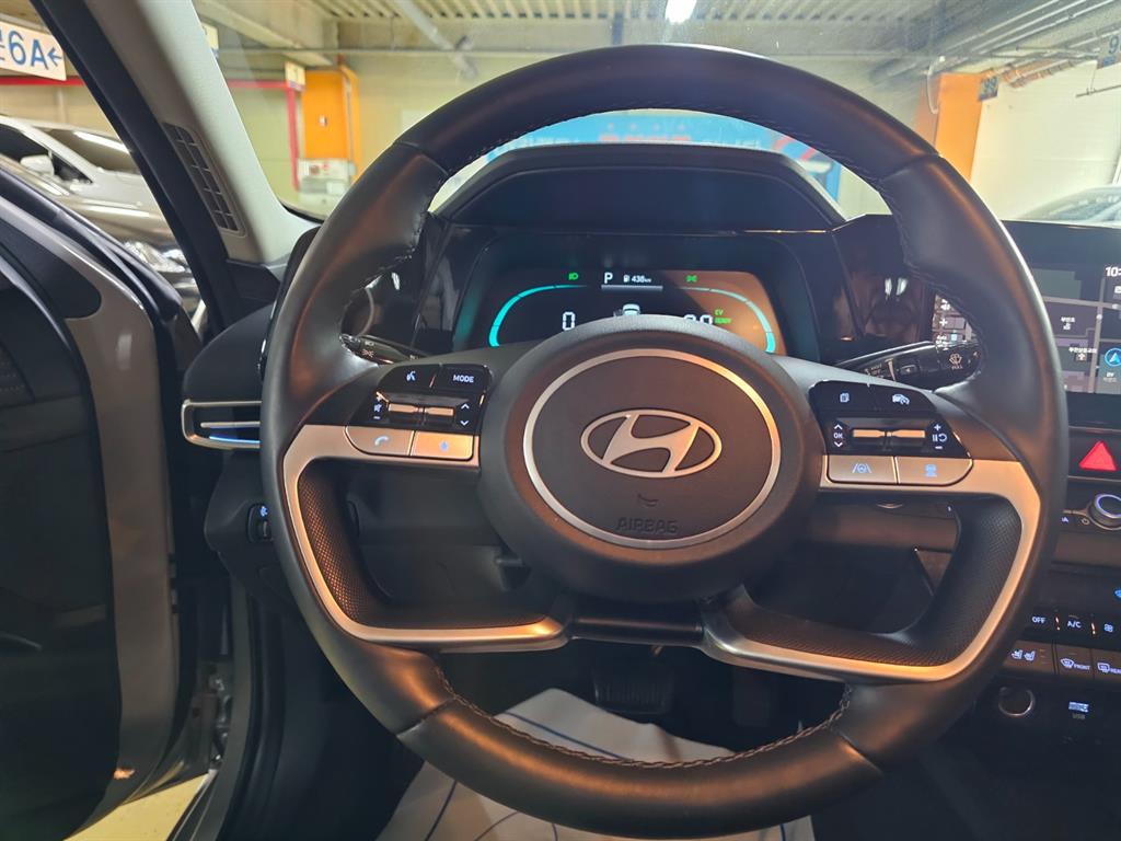 HYUNDAI Avante - Vista 7