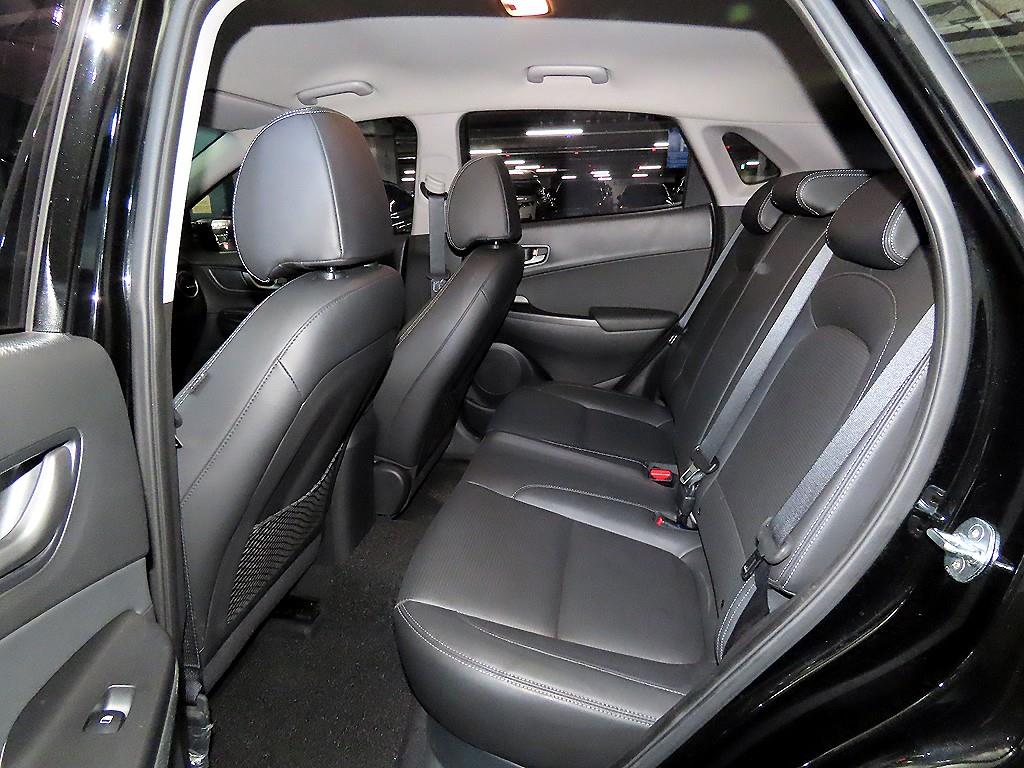 HYUNDAI Kona - Vista 7
