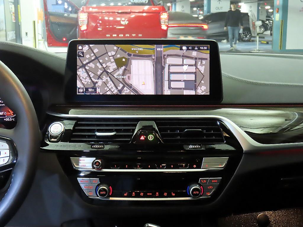 BMW 5 Series - Vista 11