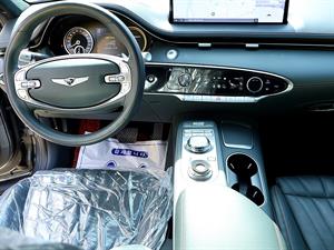 Genesis GV70 - Vista 10