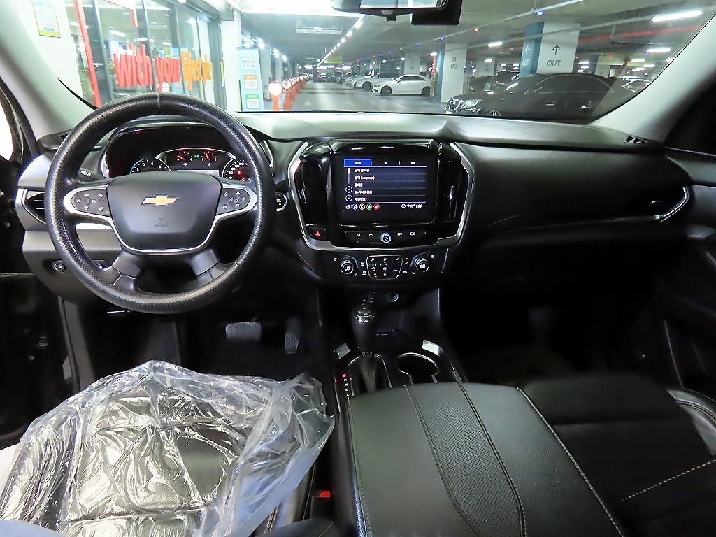 Chevrolet Travers - Vista 10