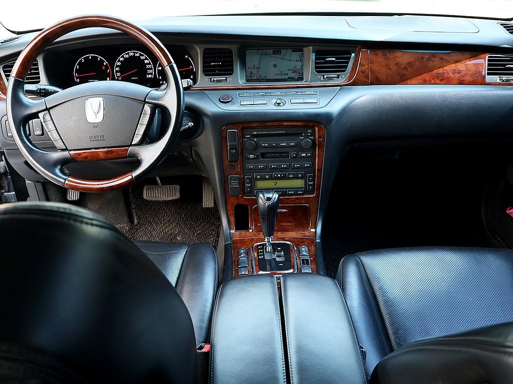 HYUNDAI Equus - Vista 9