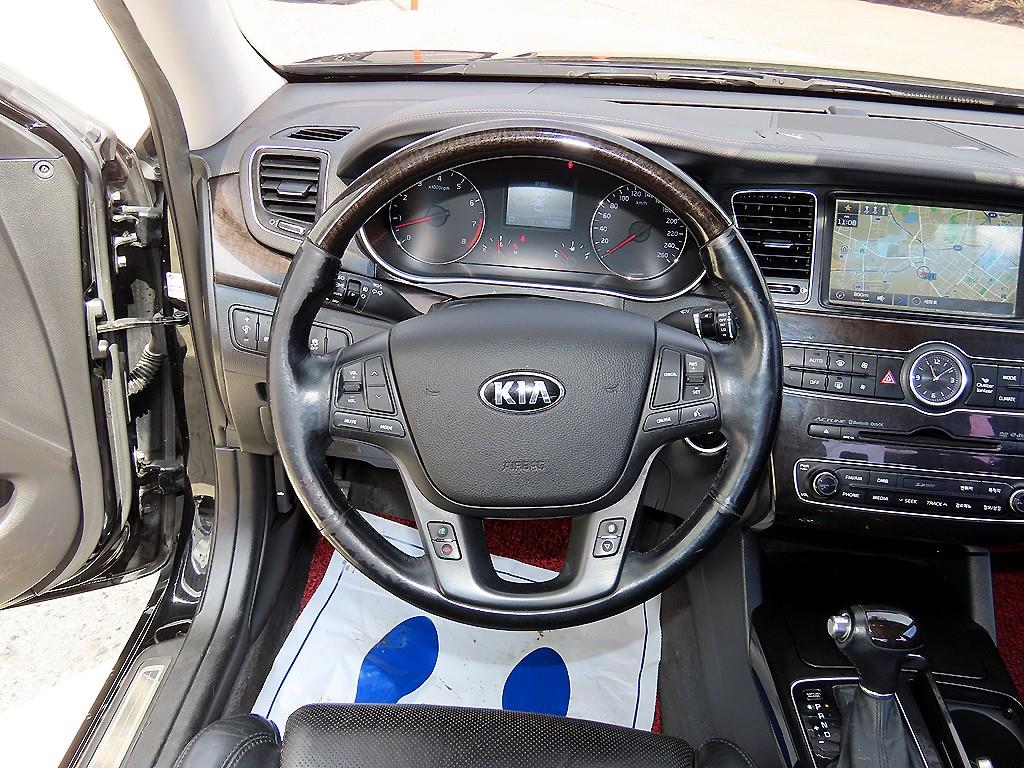 KIA K7 - Vista 8