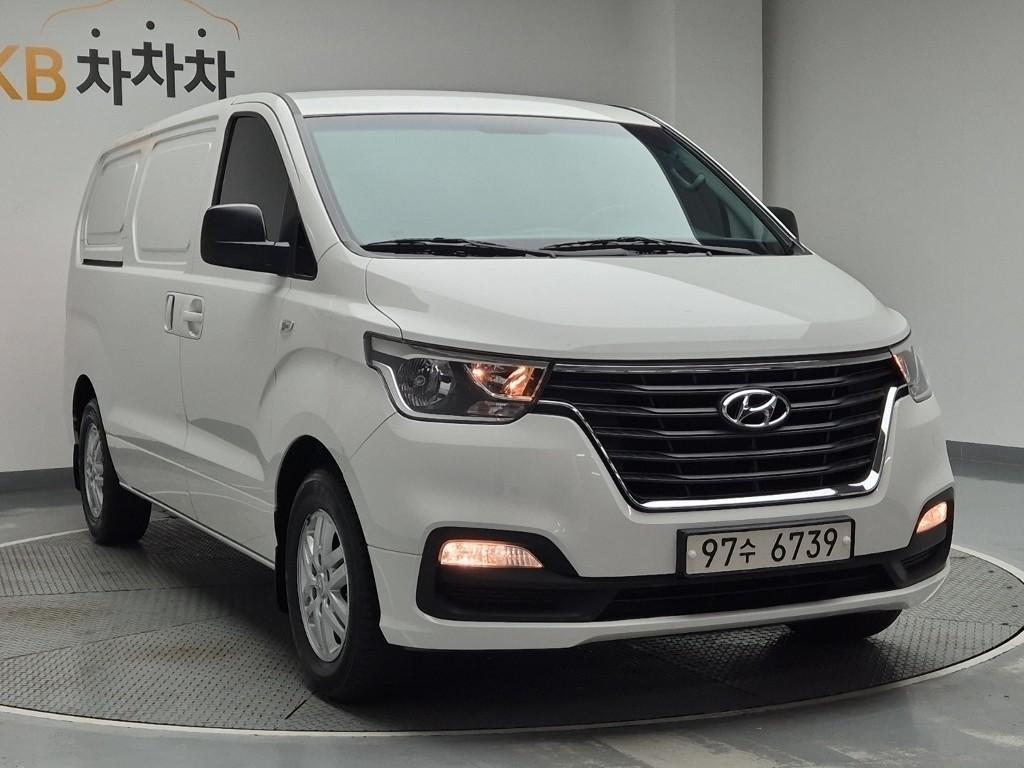 HYUNDAI Starex - Vista 4