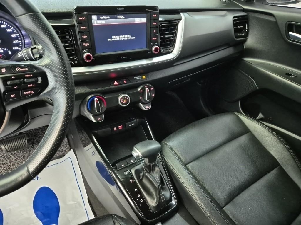 KIA Stonic - Vista 12