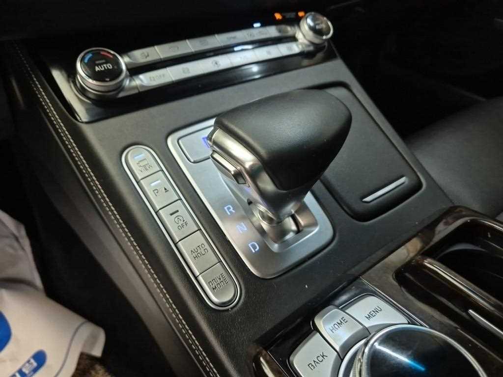 Genesis G90 - Vista 8