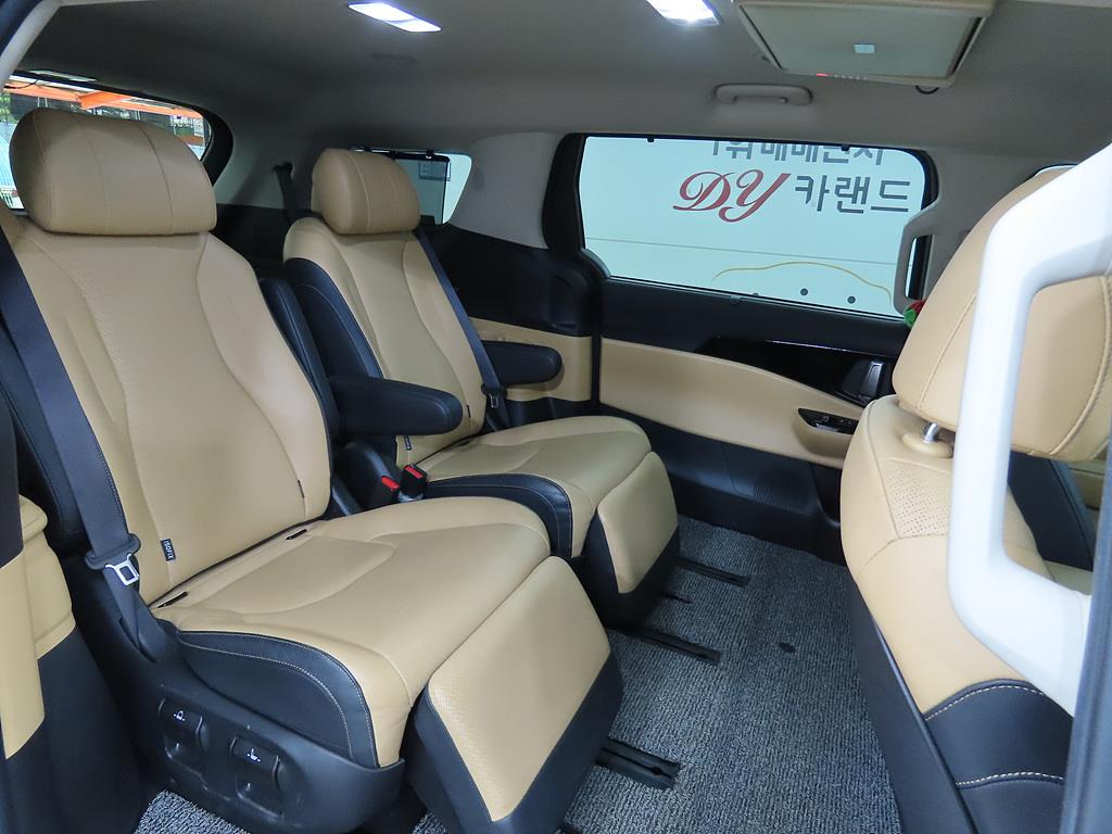 KIA Carnival - Vista 6