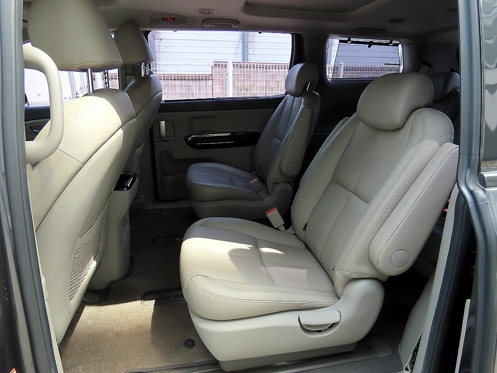 KIA Carnival - Vista 6