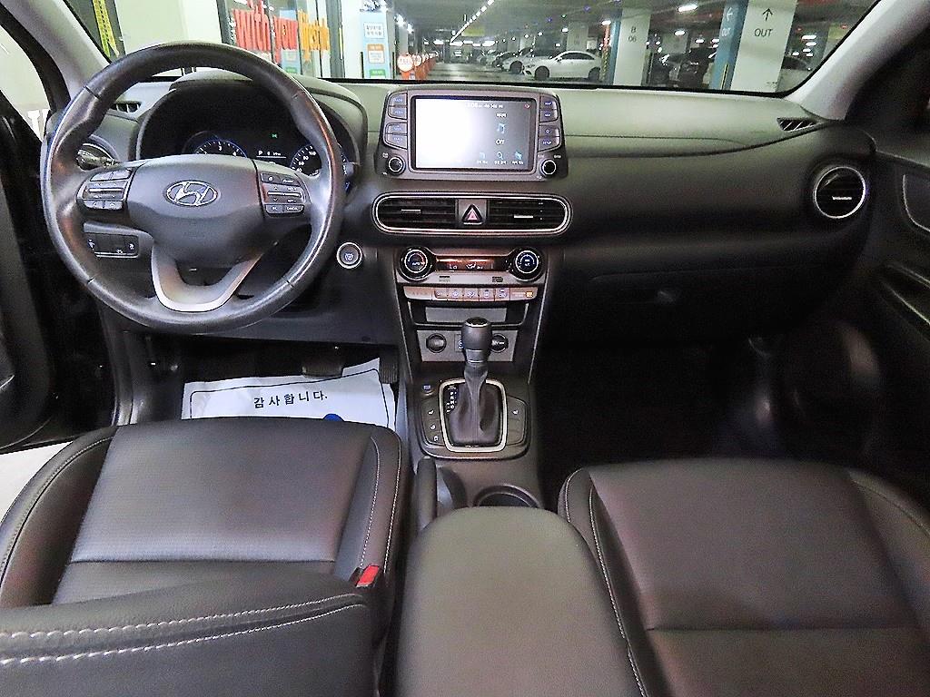 HYUNDAI Kona - Vista 10