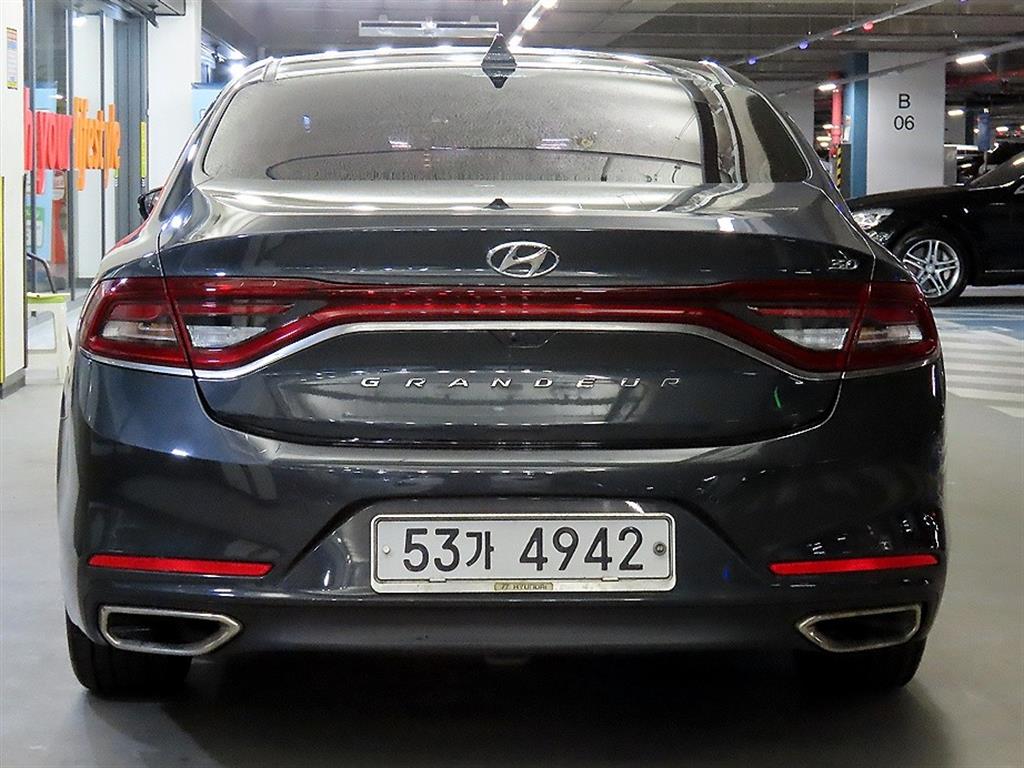 HYUNDAI Grandeur - Vista 5