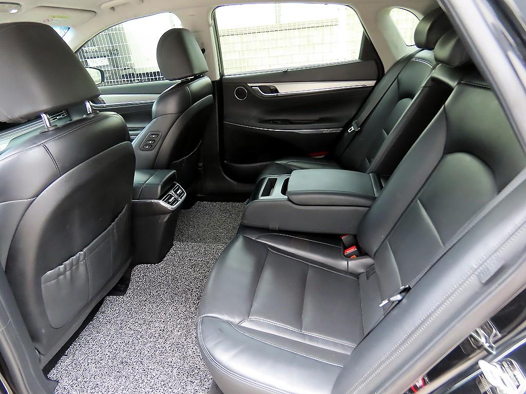 HYUNDAI Grandeur - Vista 6