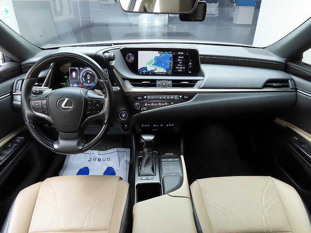 Lexus ES - Vista 8