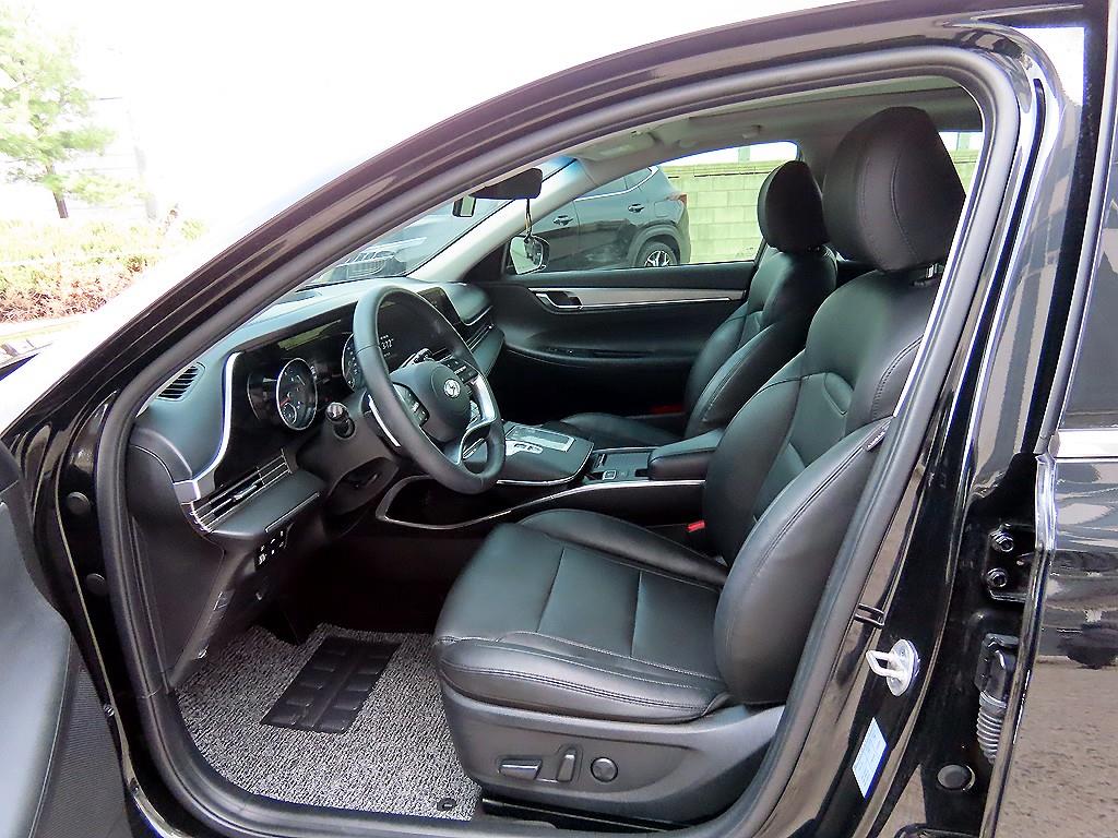 HYUNDAI Grandeur - Vista 5