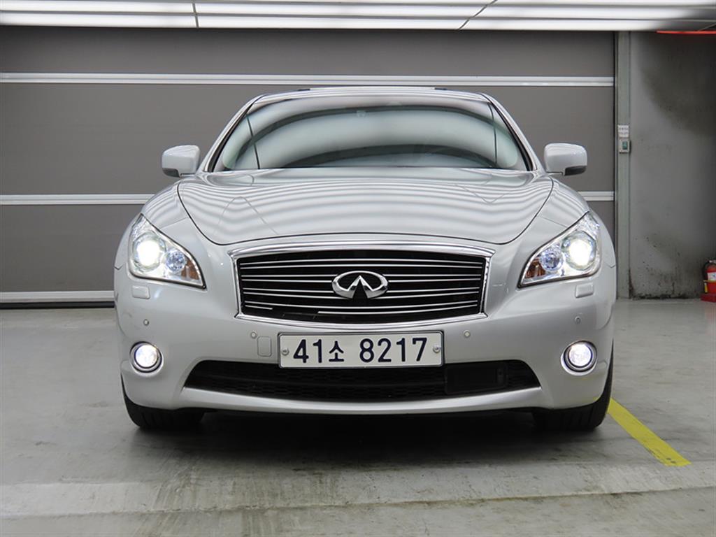 Infiniti M - Vista 2