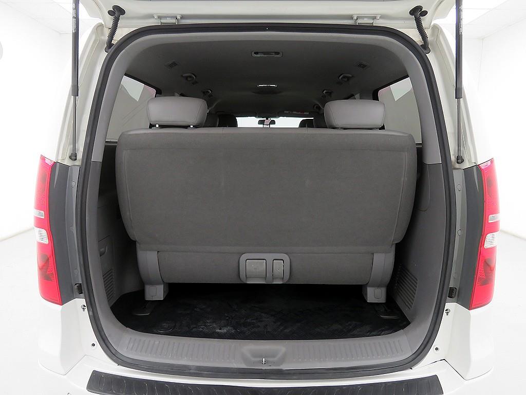 HYUNDAI Starex - Vista 5