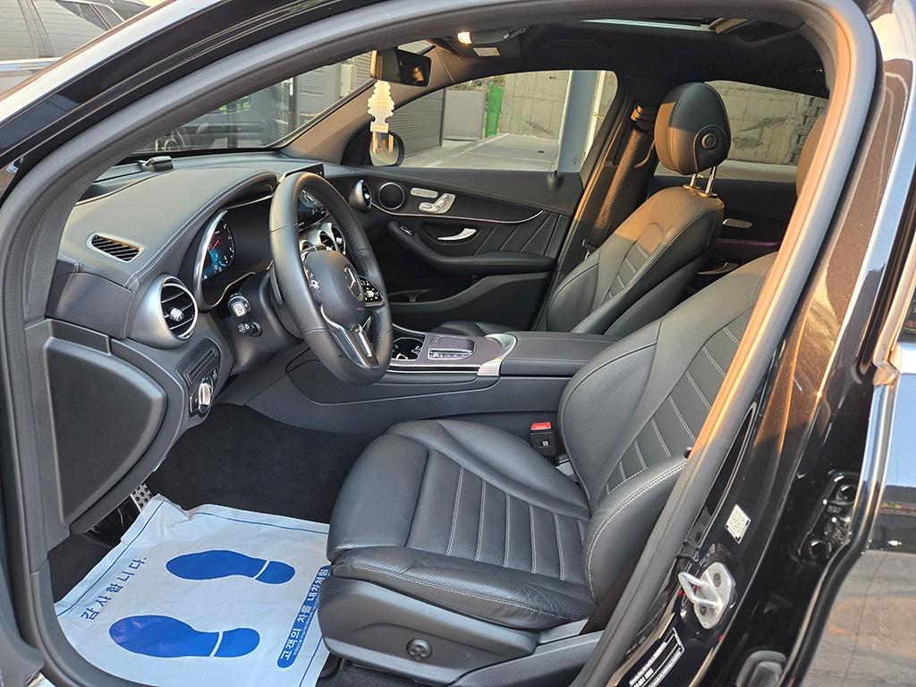 Mercedes Benz GLC Class - Vista 5