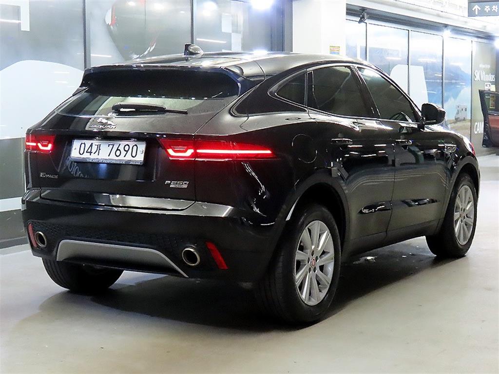 Jaguar E-PACE - Vista 4