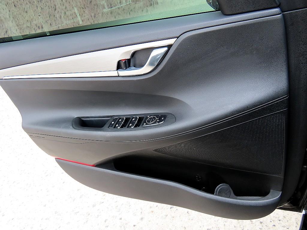 HYUNDAI Grandeur - Vista 11