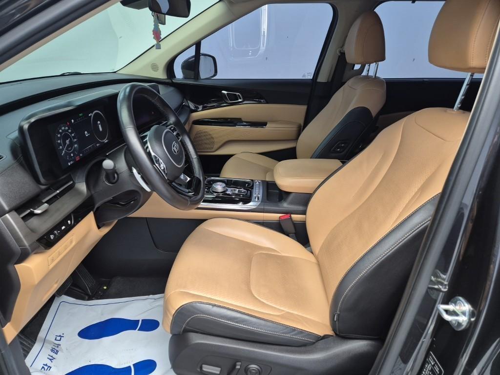 KIA Carnival - Vista 11