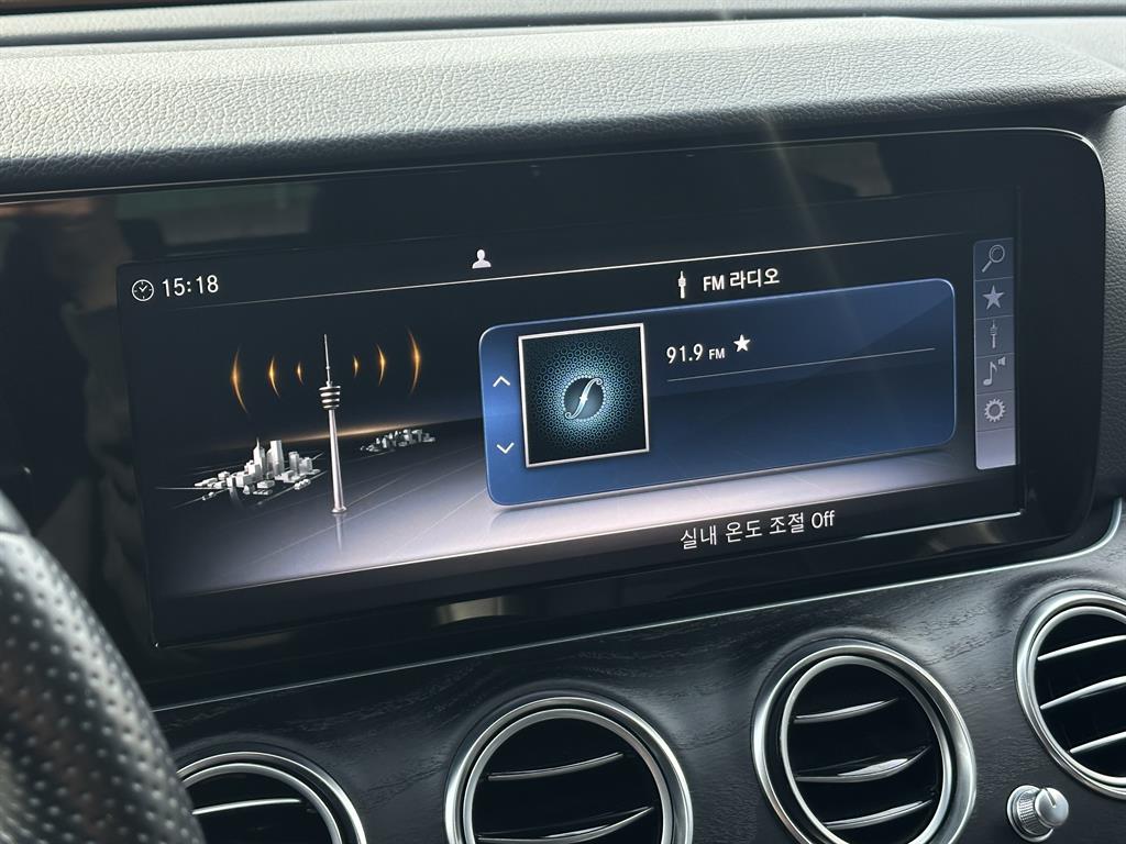 Mercedes Benz E class - Vista 11