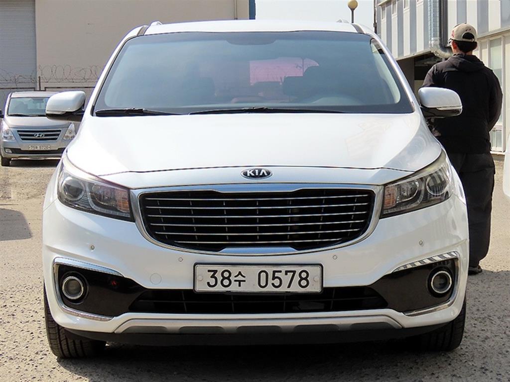 KIA Carnival 2016 Blanco - Importación desde Corea - HF Imports Iquique - Foto 1