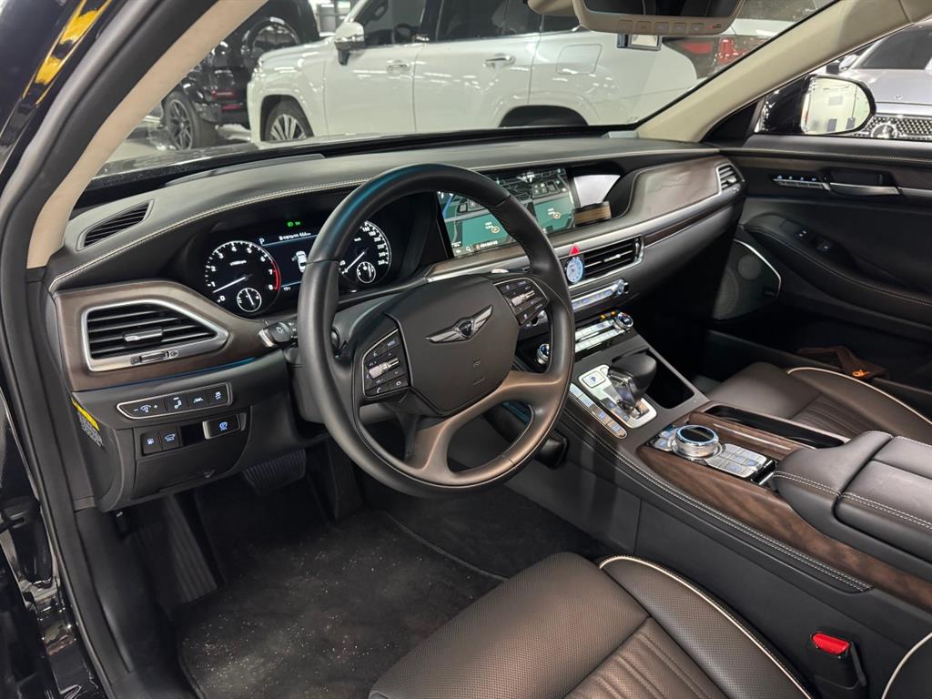 Genesis G90 - Vista 4