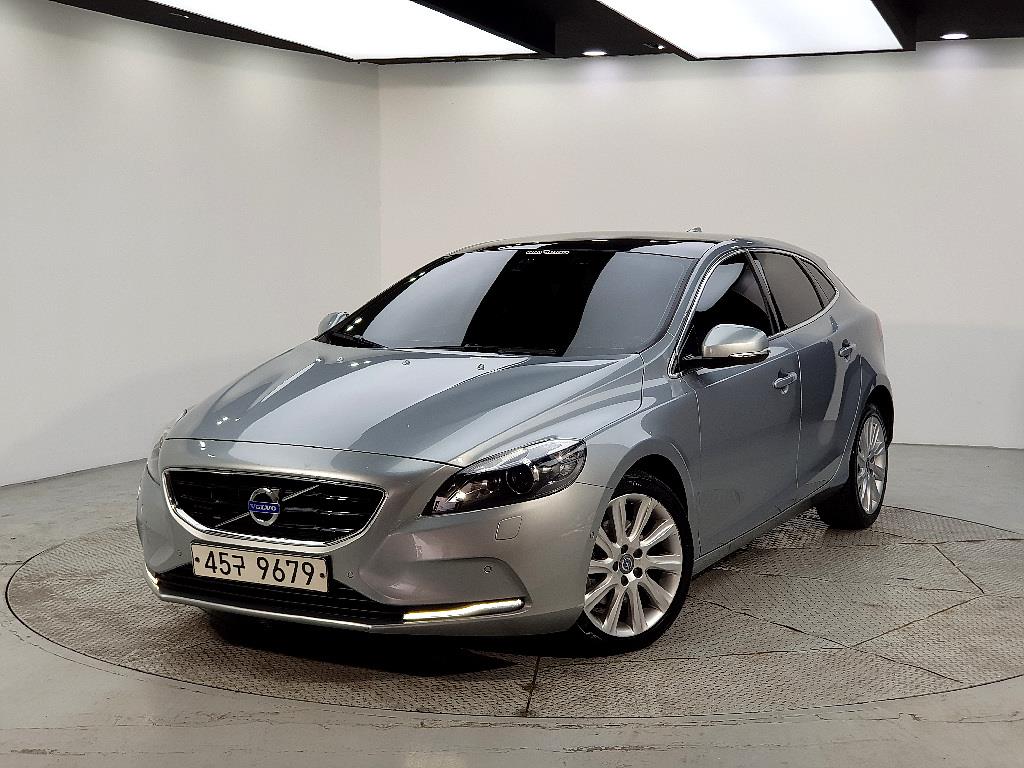 Volvo V40 2015 Plateado - Importación desde Corea - HF Imports Iquique - Foto 1