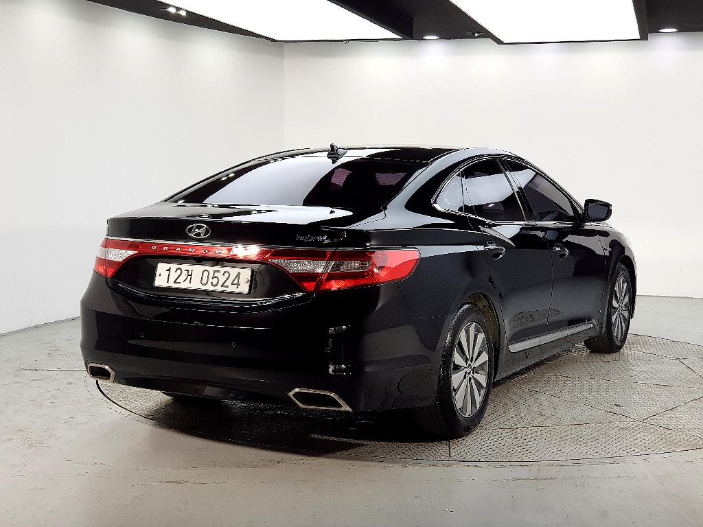 HYUNDAI Grandeur - Vista 4